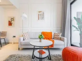 Jaw-Dropping Canal Views From This Stylish Condo