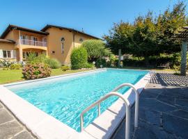 Villa La Pergola by Quokka 360 - historic villa with private pool，Magliaso的飯店