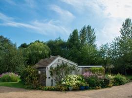 Peaceful, country setting in Suffolk, near coast, holiday home in Halesworth