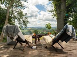 Tilbury Shepherd Huts with Hot Tubs Plus Holiday Cottages, hotel v destinaci West Bagborough