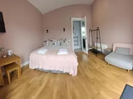 Stoneyford Luxurious Cabins