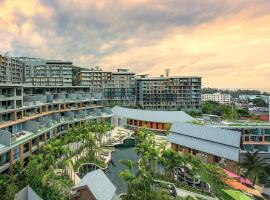 Private sea view apartment at Mida Grande Resort, hotel sa Surin Beach