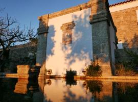 Casa do Meio em Quinta de São Pedro de Vir-a-Corça, hytte i Monsanto