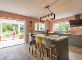 Sycamores - Fabulous family home with huge garden