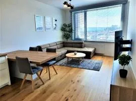 Prestigious SKY PARK apartment - top city view - Traveller awards 2024