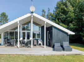 Awesome Home In lbk With Kitchen, hotel in Ålbæk