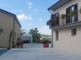Vinea del Selvatico cascina agricola, hotel s parkiralištem u gradu 'SantʼAngelo deʼ Lombardi'