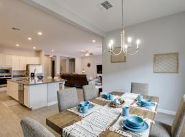 Pet-Friendly Marana Home Community Pool and Hot Tub, וילה במרנה