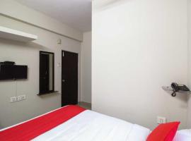 OYO Flagship 70385 Hill View Residency, hotel with parking in Mysore