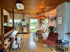 Stylish Getaway in Y Felinheli Marina, hotel with parking in Y Felinheli