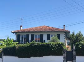 Appartement & jardin vue Rhune, lággjaldahótel í Ascain