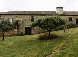 Casa Rural Rectoral de Armariz, parkimisega hotell sihtkohas Nogueira de Ramuin