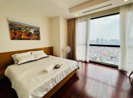Peabody 3BR Apartment @ Vinhomes Royal City, resort em Hanói