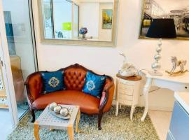 Azure staycation by jane, hotel u četvrti 'Azure Residences' u Malini