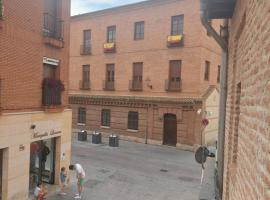 Apartamentos RyC, hotelli kohteessa Alcalá de Henares