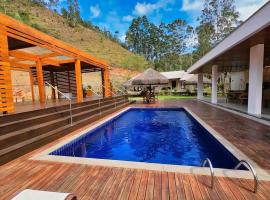 Sítio Cinco Folhas, recanto com vista pra montanha, hotel in Marechal Floriano