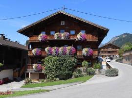 Tröger II, Hotel in Bruck am Ziller