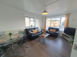 Toni's Hub - 2 bed City Centre Apartment, cheap hotel in Derby