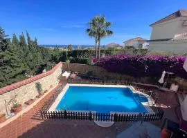 Riviera del Sol - Walking distance to beach and amenities