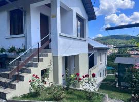 Къща Рачеви, guest house in Tryavna