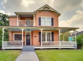 Lake Charles Vacation Rental - Walk to the Lake!