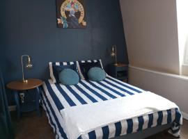 Chambre avec salle d'eau privative, homestay in Dunkerque