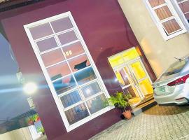 Posh Hotel and Suites Ikeja, hotel in zona Aeroporto Internazionale Murtala Muhammed - LOS, 