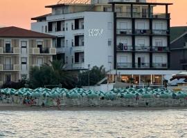 Hotel Costa Verde, hotel Pinetóban