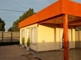 Cabañas Del Volga, lodge in Macachín