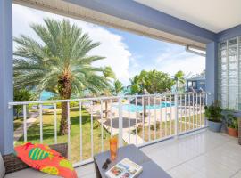 Beach Living at Moon Bay with SeaView, casă de vacanță din Bodden Town