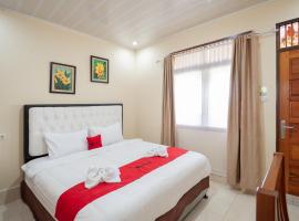 Reddoorz Syariah near tirtasari sonsang dan banto royo, hotell i Bukittinggi