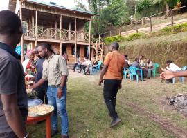 Noah's Ark Campsite & Restaurant, campsite in Fort Portal