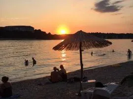 Apartment with free parking in Quiet Area a few Minutes to Beaches & Center - ANGELS MARLEN