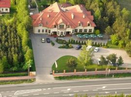 Maxima Hotel – hotel w pobliżu miejsca Radom-Sadkow Airport - RDO w mieście Wolanów