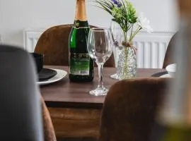 Comfy Spacious Home Near Preston City Centre - Sleeps 6