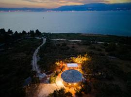 Island Getaway - Heritage House, Hotel in Mirce