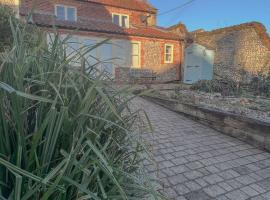 Rural Cottage under 3 miles to Mundesley and Norfolk Coast, holiday home in Knapton