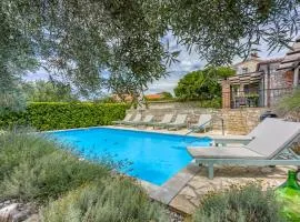 Vila Aryana With Pool - Happy Rentals