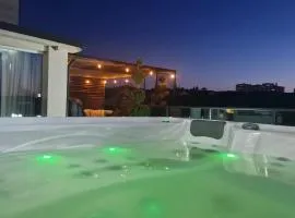 GAVAS Jacuzzi & Panoramic View