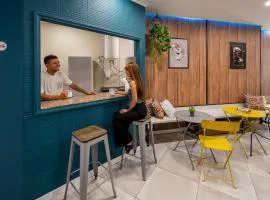 SOM Hostel By The Venue、バレンシアのキッチン付きホテル