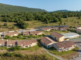 Park & Suites Village Gorges de l'Hérault-Cévennes, hotell nära Les Grottes des Demoiselles, Brissac