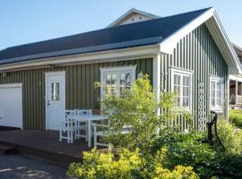 Lilla gröna huset på gården, familjehotell i Härnösand