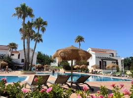 Nuramar Resort & Villas, hotel cerca de Faro de Artrutx, Cala'n Bosch