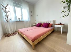 Private apartment in Usha studio, hotel conveniente a Lubiana
