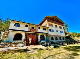 Chacraraju Lodge, cabin in Huaraz