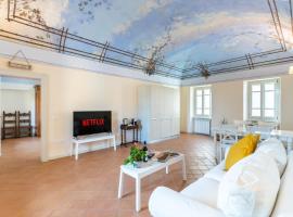 Borgo Alfieri - Elegant suites with stunning view, viešbutis mieste Magliano Alfieri