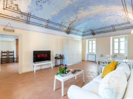 Borgo Alfieri - Elegant suites with stunning view, hotel in Magliano Alfieri