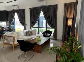 Chill-out @ SiRaM-MaRiS, Desaru (5 mins to beach), παραλιακή κατοικία σε Bandar Penawar