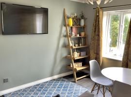 Monkbridge Mews Apartment