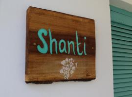Shanti, hotel en Liapades